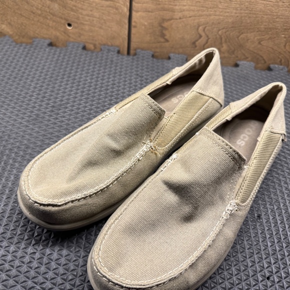 Crocs Santa Cruz Mens Size 9 Casual Loafer Slip On Brown Canvas shoes 202056 - Picture 2 of 6